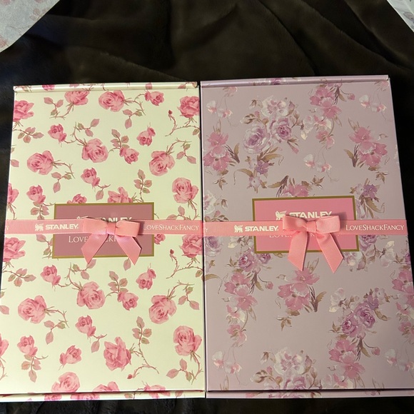 The Stanley X LoveShackFancy Quencher | 40 Oz - Picture 8 of 9